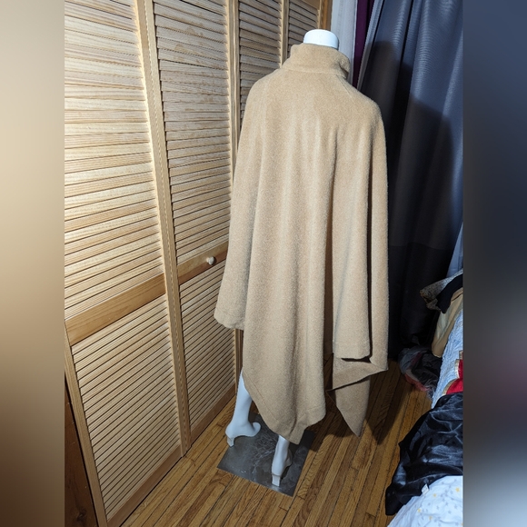 Mondi cashmere Shoal cape - Picture 2 of 8